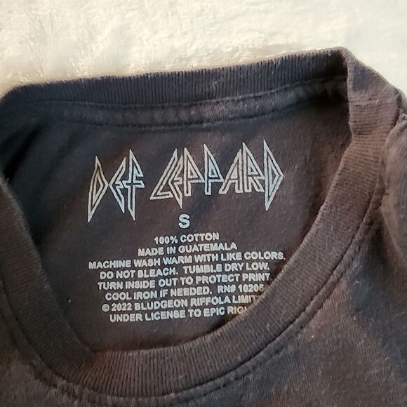 Def Leppard 2022 Gray Tshirt With Graphic Size Small - Picture 7 of 8